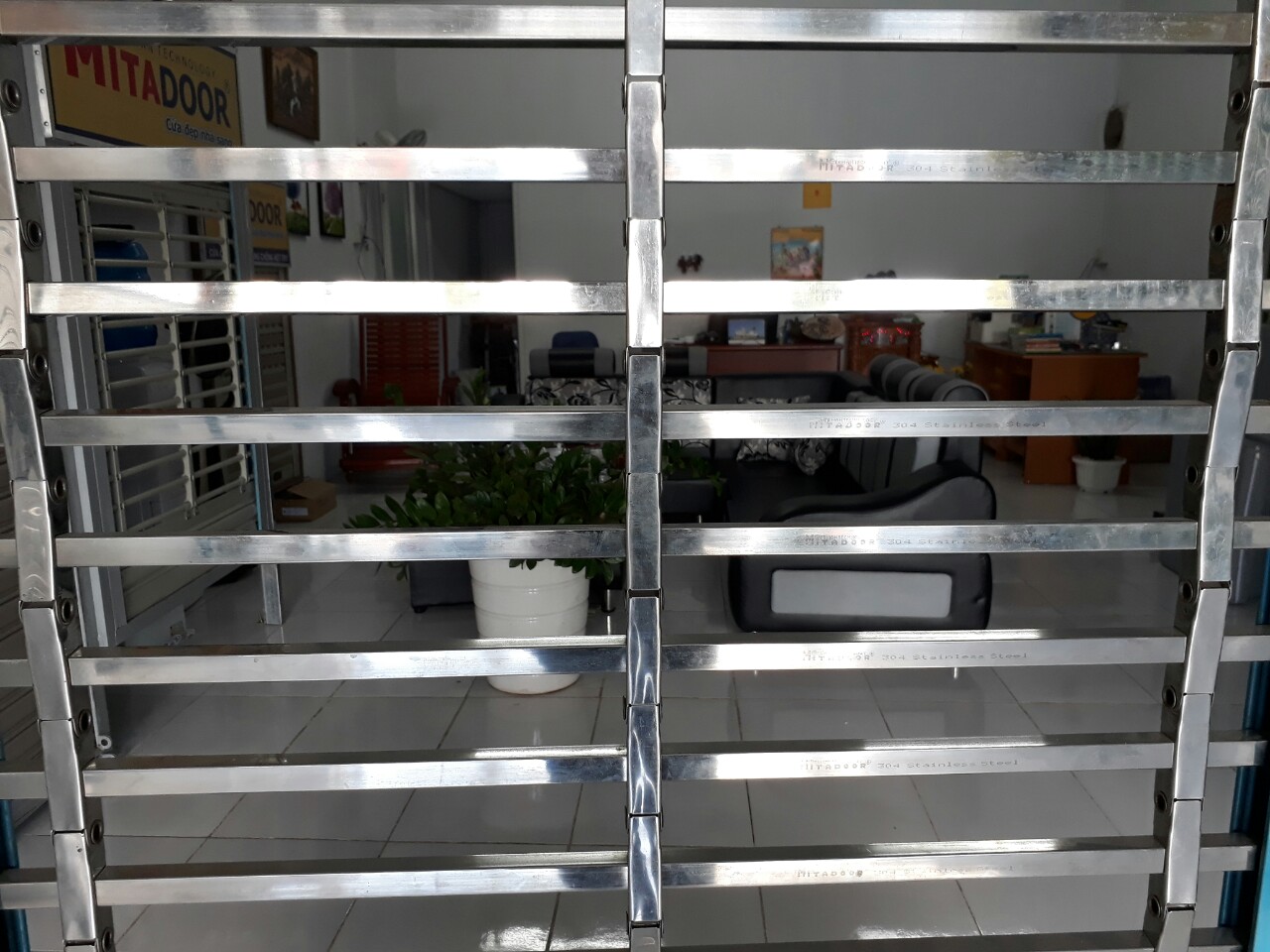 cửa cuốn inox cửa cuốn inox