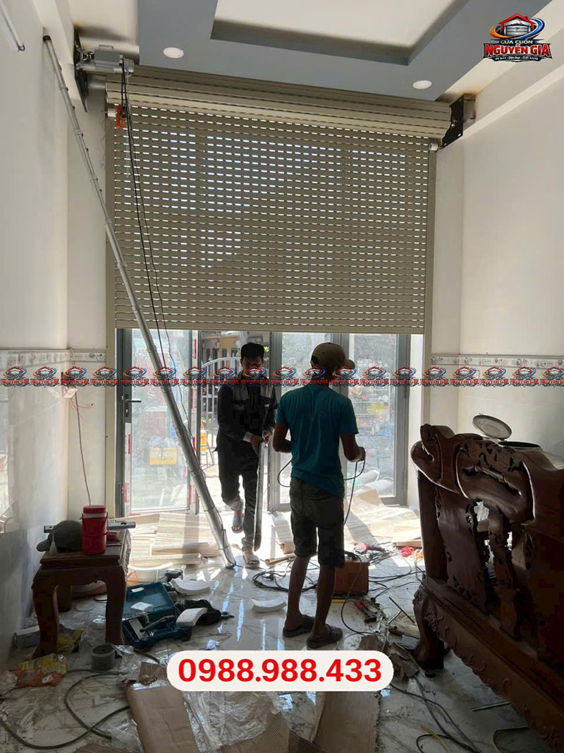 Lý Do Nên Chọn Cửa Cuốn Nguyễn Gia Để Sửa Cửa Cuốn Quận 12