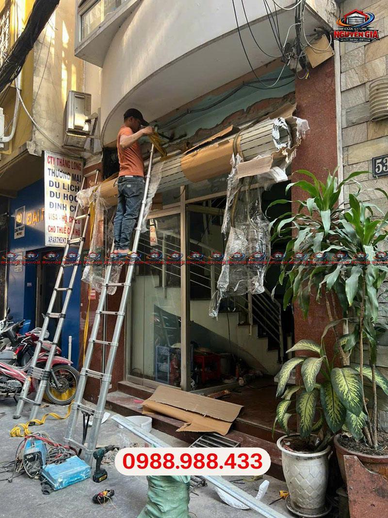 Sửa Cửa Cuốn Quận 10【24/24】– Thợ Đến Nhanh 15 Phút – Hotline 0988.988.433